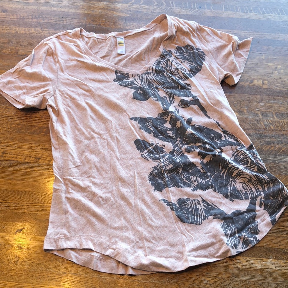 Lole V neck. Hardly worn.
